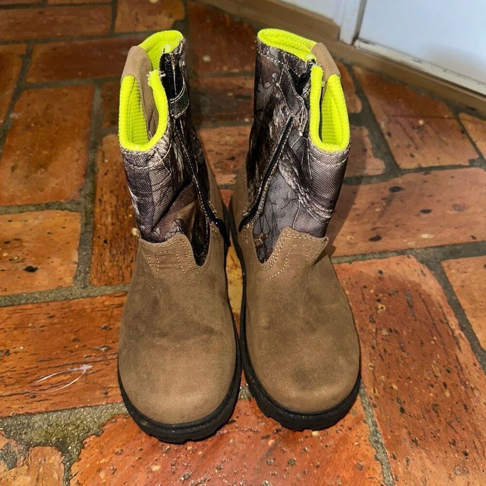 Magellan youth camo boot hunting